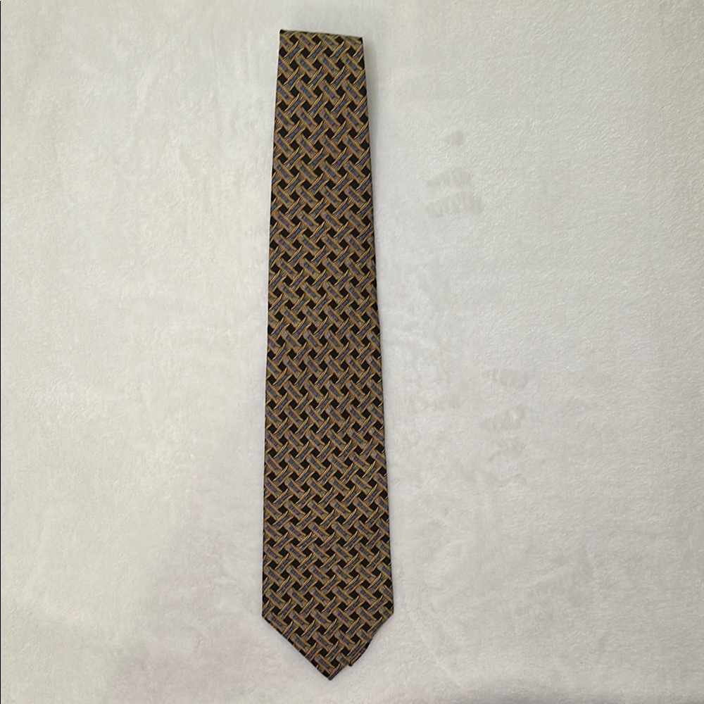 Woodward Tie